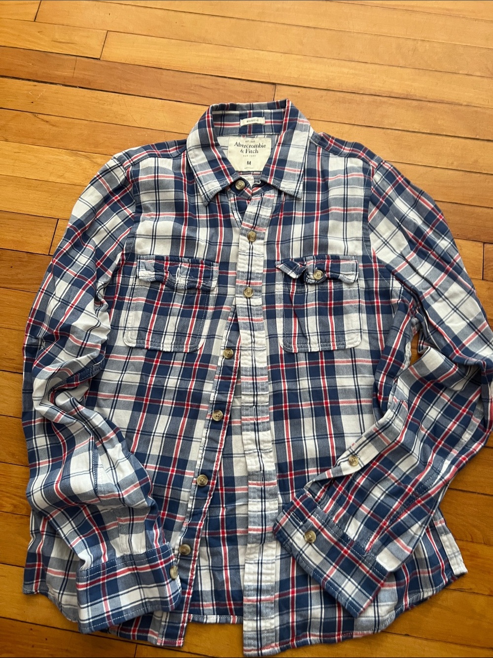 Abercrombie & Fitch - Men Navy, White & Red Plaid Button-Down Shirt. Size M